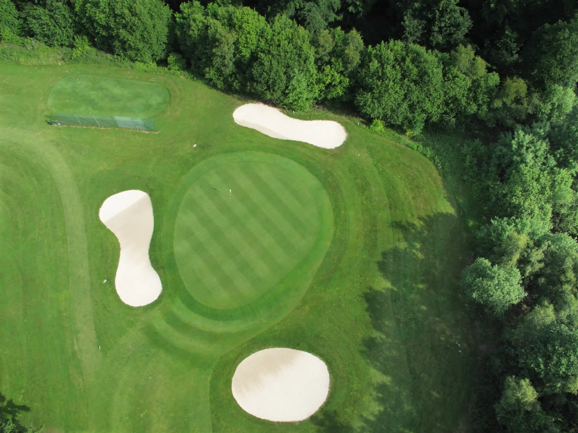 Golfplatz von oben Gruen Bahn 17