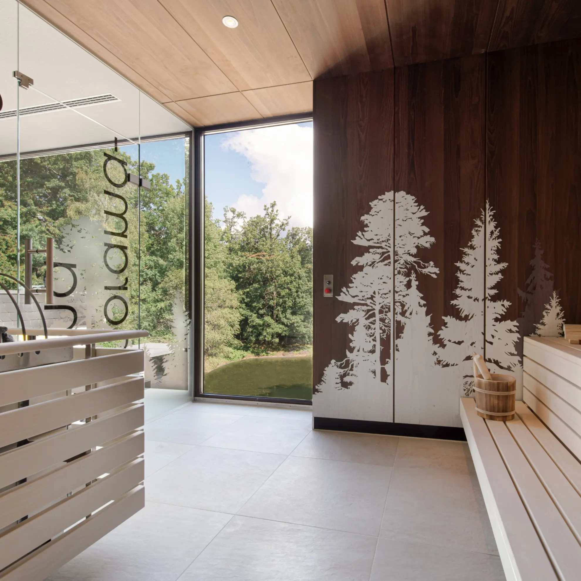 SOONWALD spa Sauna Panorama Sauna mit Holzwaenden