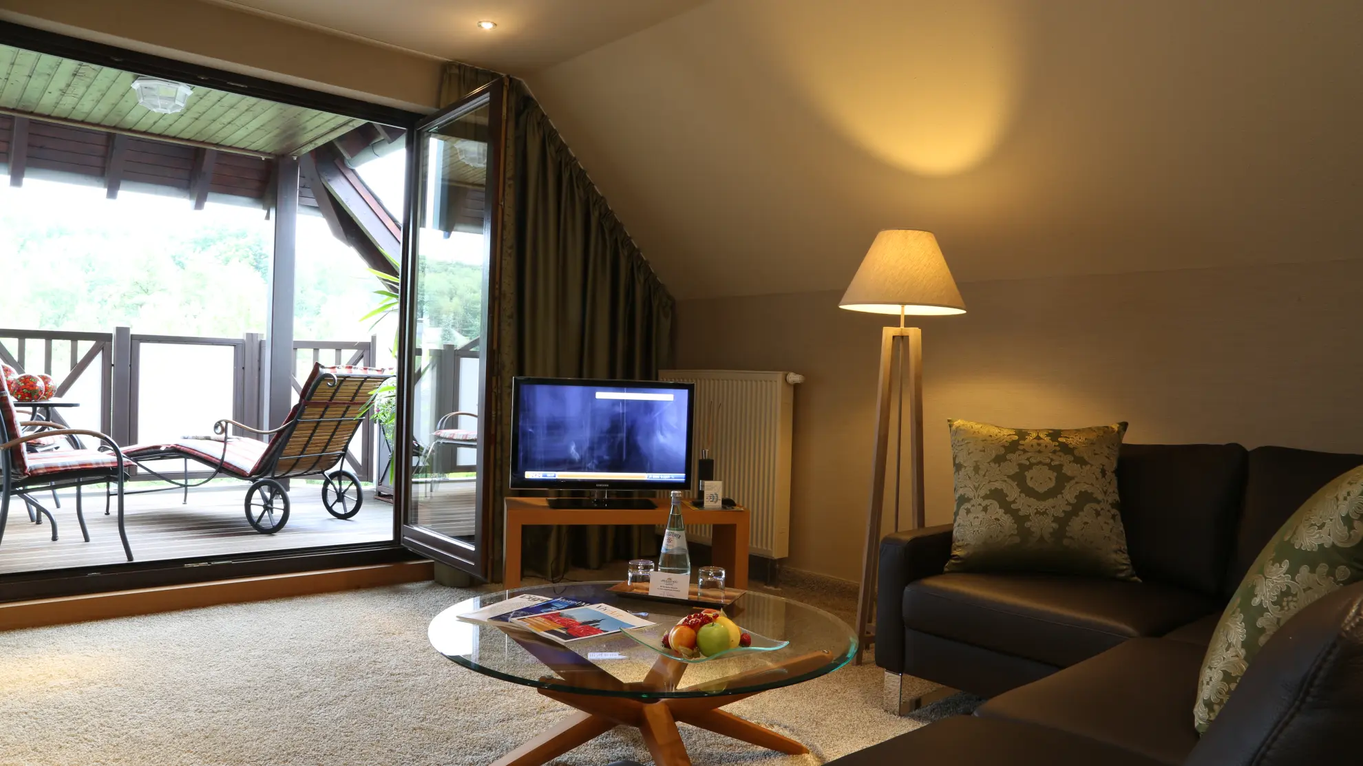 Loggia Suite Wohnbereich TV
